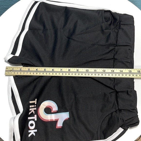 TikTok Logo Cropped Tee & Shorts Lounge Set w/ Pockets + Free Stickers – Large - Picture 9 of 15